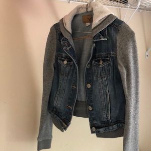 Jean jacket with sweatshirt material